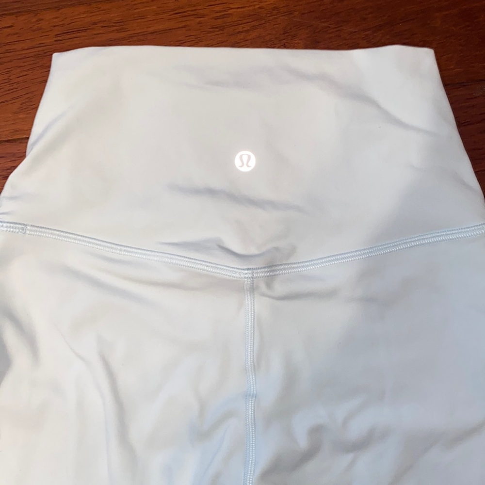 LULU LEMON LEGGING - NEVER WORN - RARE COLOR